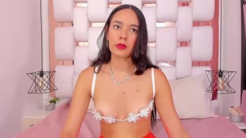 Snapshot of emmycruzz chatting on 11/06/25, 07:48 emmy online show from 11/06/25, 07:48