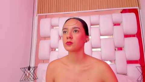 Snapshot of emmycruzz chatting on 11/18/25, 07:18 emmy online show from 11/18/25, 07:18