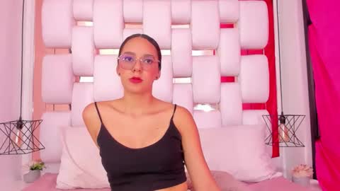 Snapshot of emmycruzz chatting on 11/20/25, 07:02 emmy online show from 11/20/25, 07:02