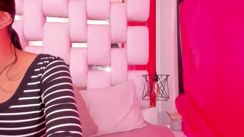 Snapshot of emmycruzz chatting on 11/29/25, 07:17 emmy online show from 11/29/25, 07:17