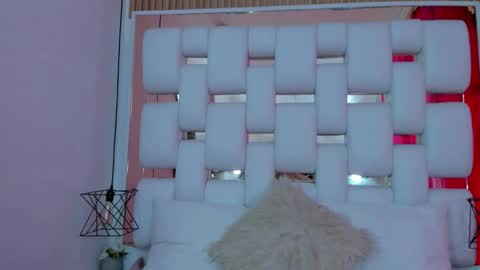 Snapshot of emmycruzz chatting on 12/14/25, 06:45 emmy online show from 12/14/25, 06:45