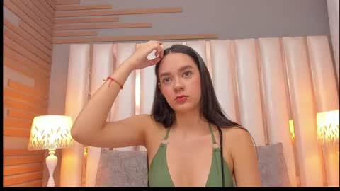 Snapshot of emmycruzz chatting on 06/18/26, 01:26 emmy online show from 06/18/26, 01:26