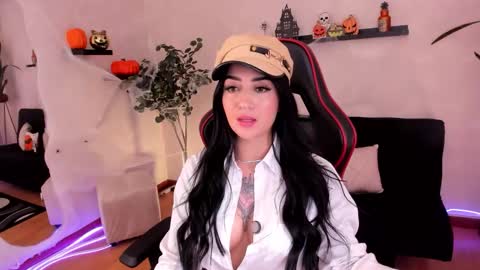 Emmy Evans  online show from 10/08/25, 08:28