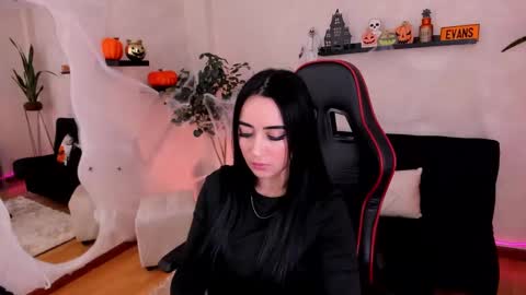 Emmy Evans  online show from 10/14/25, 07:36