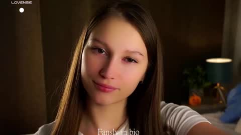 Snapshot of emmyleri chatting on 11/16/25, 01:11 Emmy online show from 11/16/25, 01:11