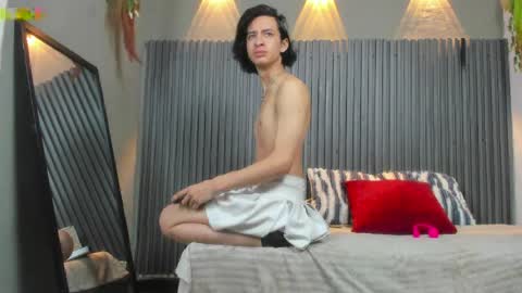 emmyy_fantasyy online show from 04/20/26, 12:30