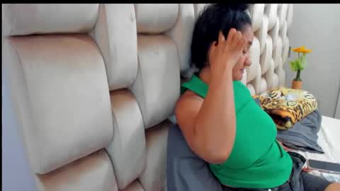 Snapshot of emperatriztapia chatting on 01/15/25, 07:55 emperatriztapia online show from 01/15/25, 07:55