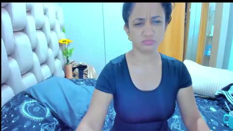 Snapshot of emperatriztapia chatting on 02/24/25, 12:41 emperatriztapia online show from 02/24/25, 12:41