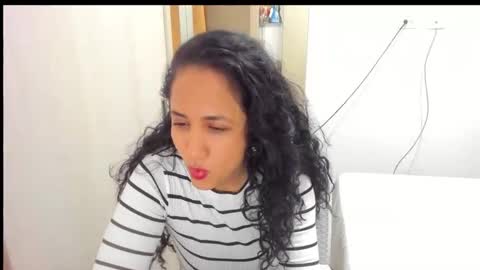 Snapshot of emperatriztapia chatting on 11/11/25, 12:10 emperatriztapia online show from 11/11/25, 12:10