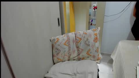 Snapshot of emperatriztapia chatting on 11/29/25, 12:57 emperatriztapia online show from 11/29/25, 12:57