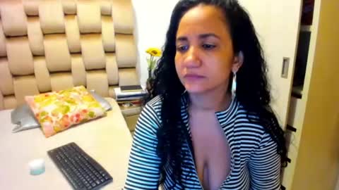 Snapshot of emperatriztapia chatting on 07/14/26, 12:13 emperatriztapia online show from 07/14/26, 12:13