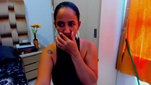 Snapshot of emperatriztapia chatting on 07/16/26, 06:03 emperatriztapia online show from 07/16/26, 06:03