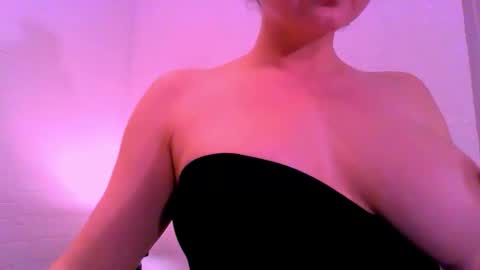 Snapshot of empierce chatting on 05/30/26, 08:06 M online show from 05/30/26, 08:06