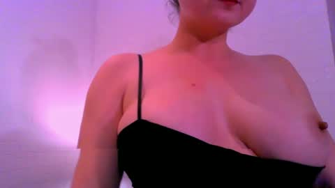 Snapshot of empierce chatting on 06/15/26, 05:26 M online show from 06/15/26, 05:26
