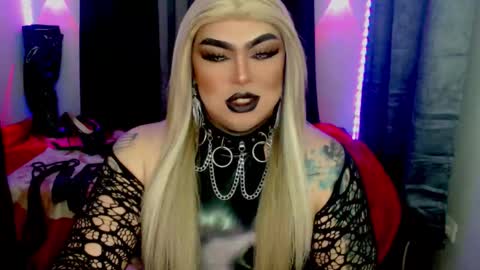 Snapshot of empressmichellexx chatting on 02/28/26, 04:41 Mistress Michelle online show from 02/28/26, 04:41