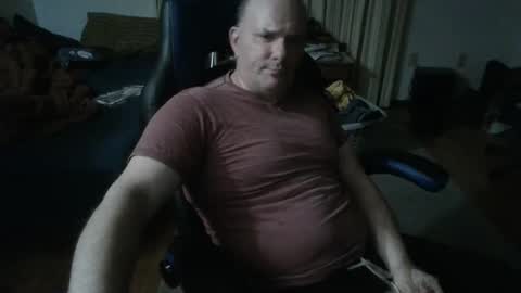 Snapshot of emsguy1 chatting on 06/04/26, 06:30 Matt online show from 06/04/26, 06:30