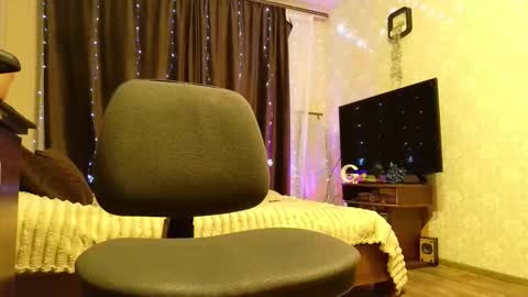 Snapshot of emveeboy96 chatting on 10/20/25, 10:10 emveeboy96 online show from 10/20/25, 10:10