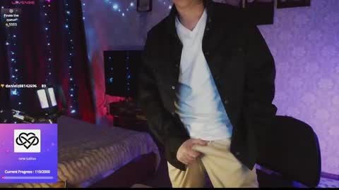 Snapshot of emveeboy96 chatting on 04/12/26, 08:14 emveeboy96 online show from 04/12/26, 08:14