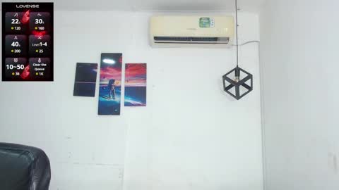 Snapshot of emy_0 chatting on 12/15/24, 03:24 Emy online show from 12/15/24, 03:24