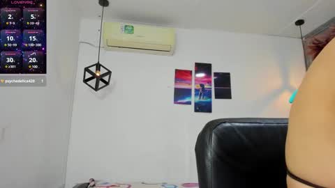 Snapshot of emy_0 chatting on 12/22/24, 03:11 Emy online show from 12/22/24, 03:11