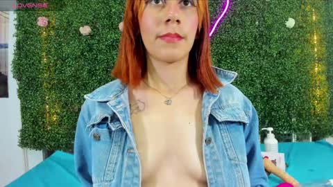 Snapshot of emy_0 chatting on 01/06/25, 06:25 Emy online show from 01/06/25, 06:25