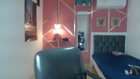 Snapshot of emy_0 chatting on 02/27/25, 03:36 Emy online show from 02/27/25, 03:36