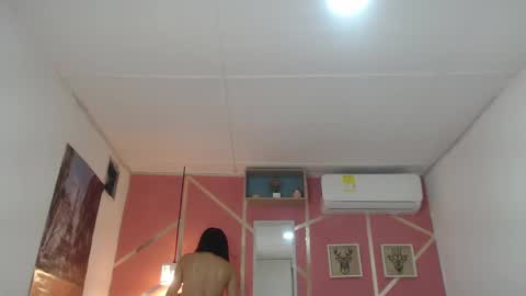 Snapshot of emy_0 chatting on 02/27/25, 09:54 Emy online show from 02/27/25, 09:54