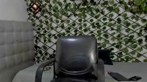 Snapshot of emy_0 chatting on 01/08/26, 08:11 Emy online show from 01/08/26, 08:11