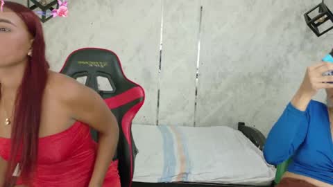 Snapshot of emy_0 chatting on 05/25/26, 01:17 Emy online show from 05/25/26, 01:17