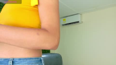 Snapshot of emy_0 chatting on 07/09/26, 01:26 Emy online show from 07/09/26, 01:26