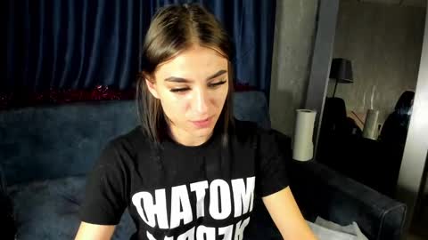 Snapshot of emy__angel chatting on 12/16/24, 08:31 emy__angel online show from 12/16/24, 08:31