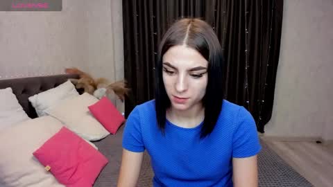 Snapshot of emy__angel chatting on 01/03/25, 03:49 emy__angel online show from 01/03/25, 03:49