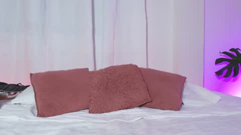 Emy online show from 07/17/26, 02:29