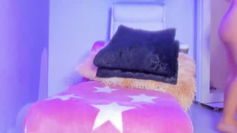 Snapshot of emy_colee chatting on 01/15/25, 02:13 Emy online show from 01/15/25, 02:13