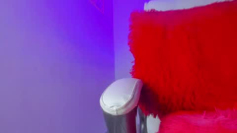 Snapshot of emy_colee chatting on 01/29/25, 10:37 Emy online show from 01/29/25, 10:37