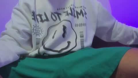 Snapshot of emy_colee chatting on 03/01/25, 11:39 Emy online show from 03/01/25, 11:39