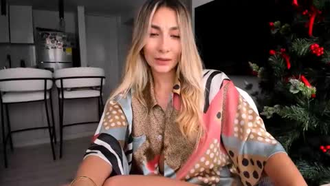 emyconneer online show from 12/13/24, 05:00