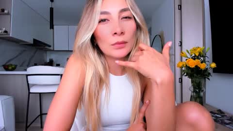 emyconneer online show from 01/03/25, 04:48