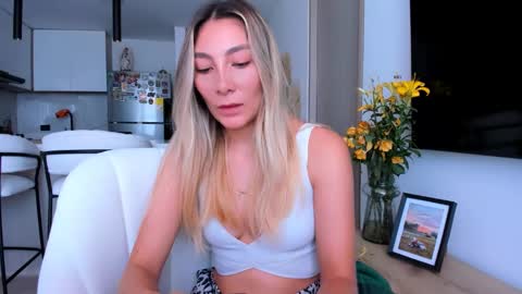 emyconneer online show from 01/09/25, 03:34