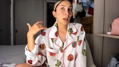 emyconneer online show from 01/29/25, 02:09