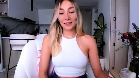 emyconneer online show from 02/19/25, 03:05