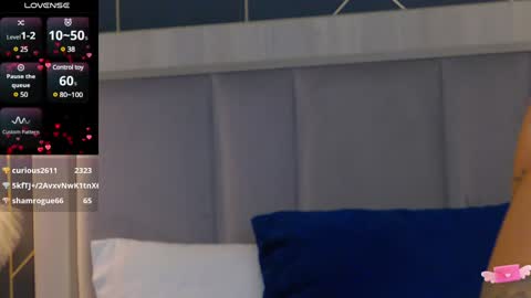 Snapshot of emylaveau chatting on 12/04/24, 10:02 Emy online show from 12/04/24, 10:02