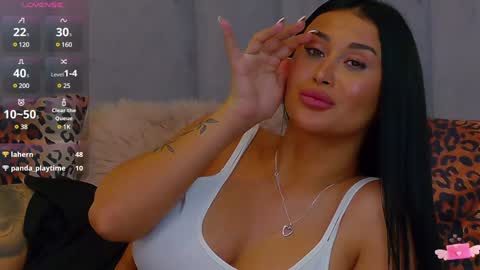 Snapshot of emylaveau chatting on 01/08/25, 09:21 Emy online show from 01/08/25, 09:21