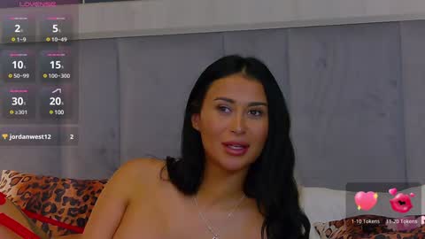 Snapshot of emylaveau chatting on 01/09/25, 06:38 Emy online show from 01/09/25, 06:38