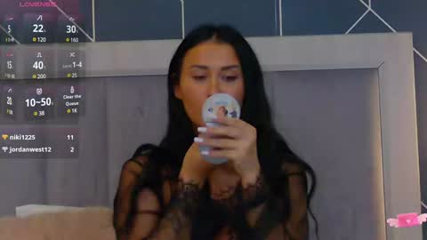 Snapshot of emylaveau chatting on 01/09/25, 09:59 Emy online show from 01/09/25, 09:59