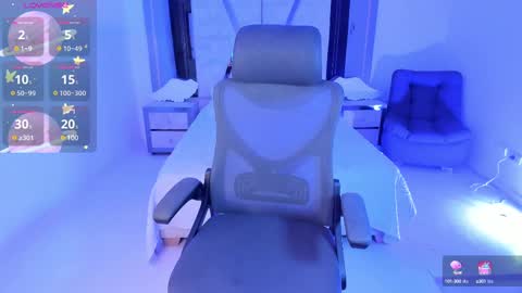 Snapshot of emysilver chatting on 02/18/25, 06:37 Emy Silver online show from 02/18/25, 06:37