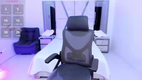 Snapshot of emysilver chatting on 02/26/25, 02:46 Emy Silver online show from 02/26/25, 02:46