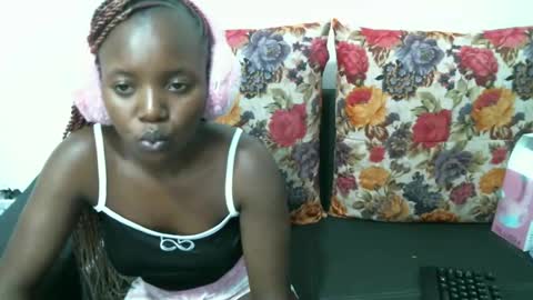 Vee online show from 04/05/26, 01:30