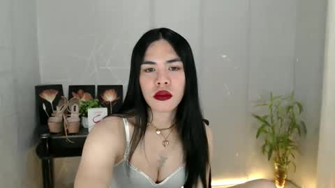 enchantress_mia03 online show from 05/28/26, 01:30