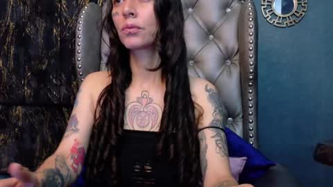 Snapshot of enchantressqueen chatting on 05/14/26, 12:23 EnchantressQueen online show from 05/14/26, 12:23